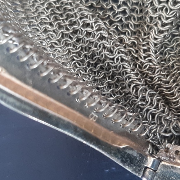 Antique metal mesh hand bag - Picture 4 of 4